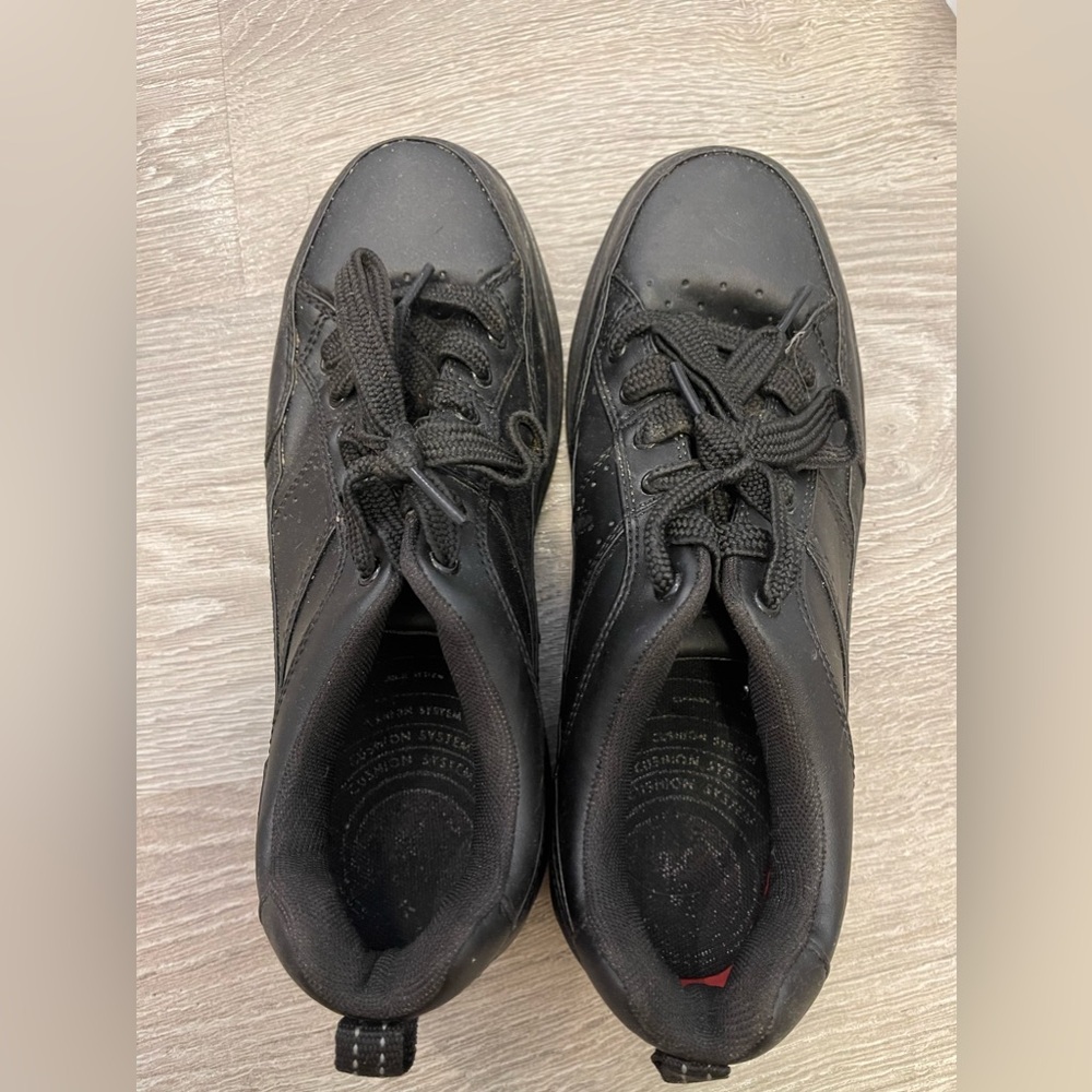 Tredsafe shoes size 9